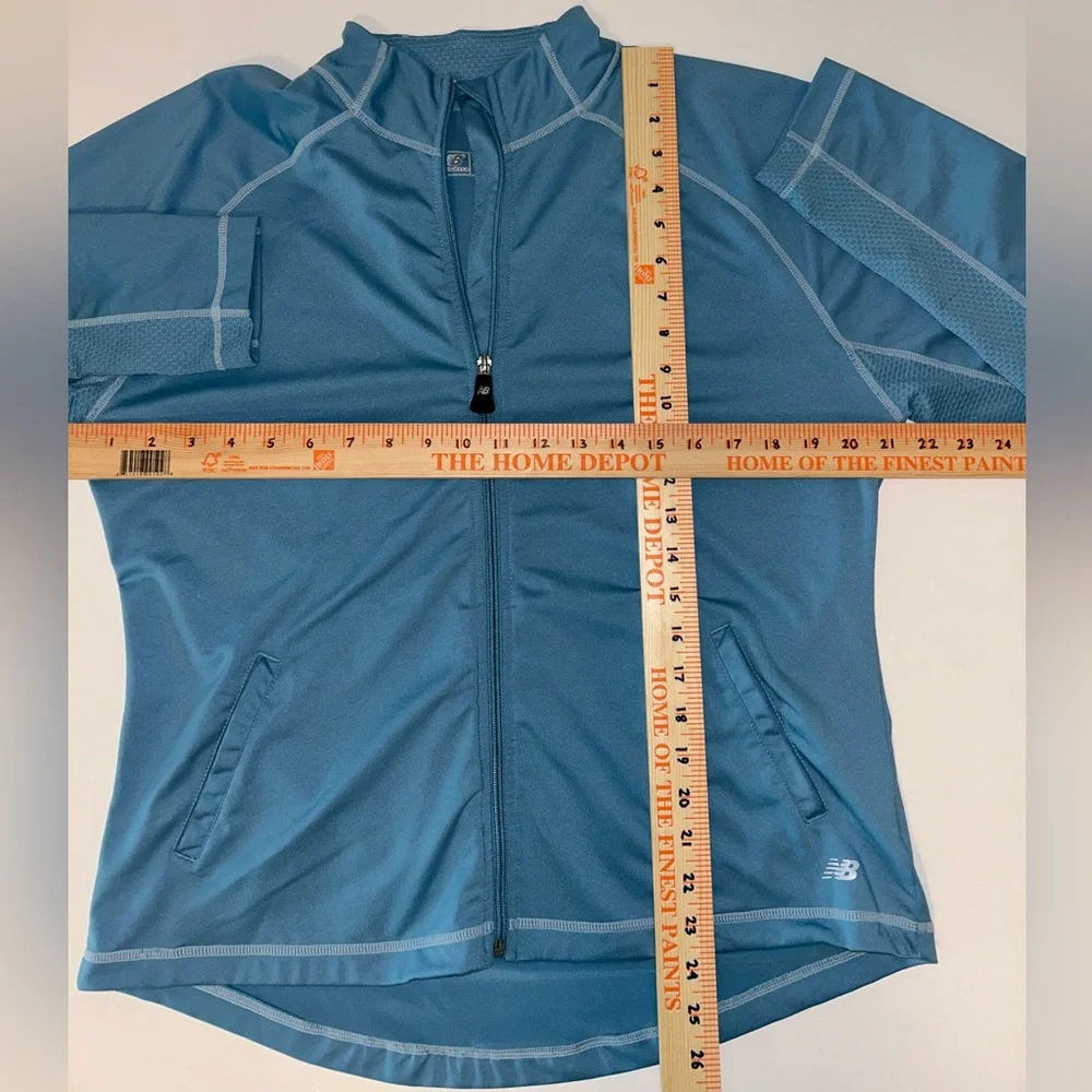 New Balance NB women’s baby blue full‎ zip Lightning Dry jacket size LARGE